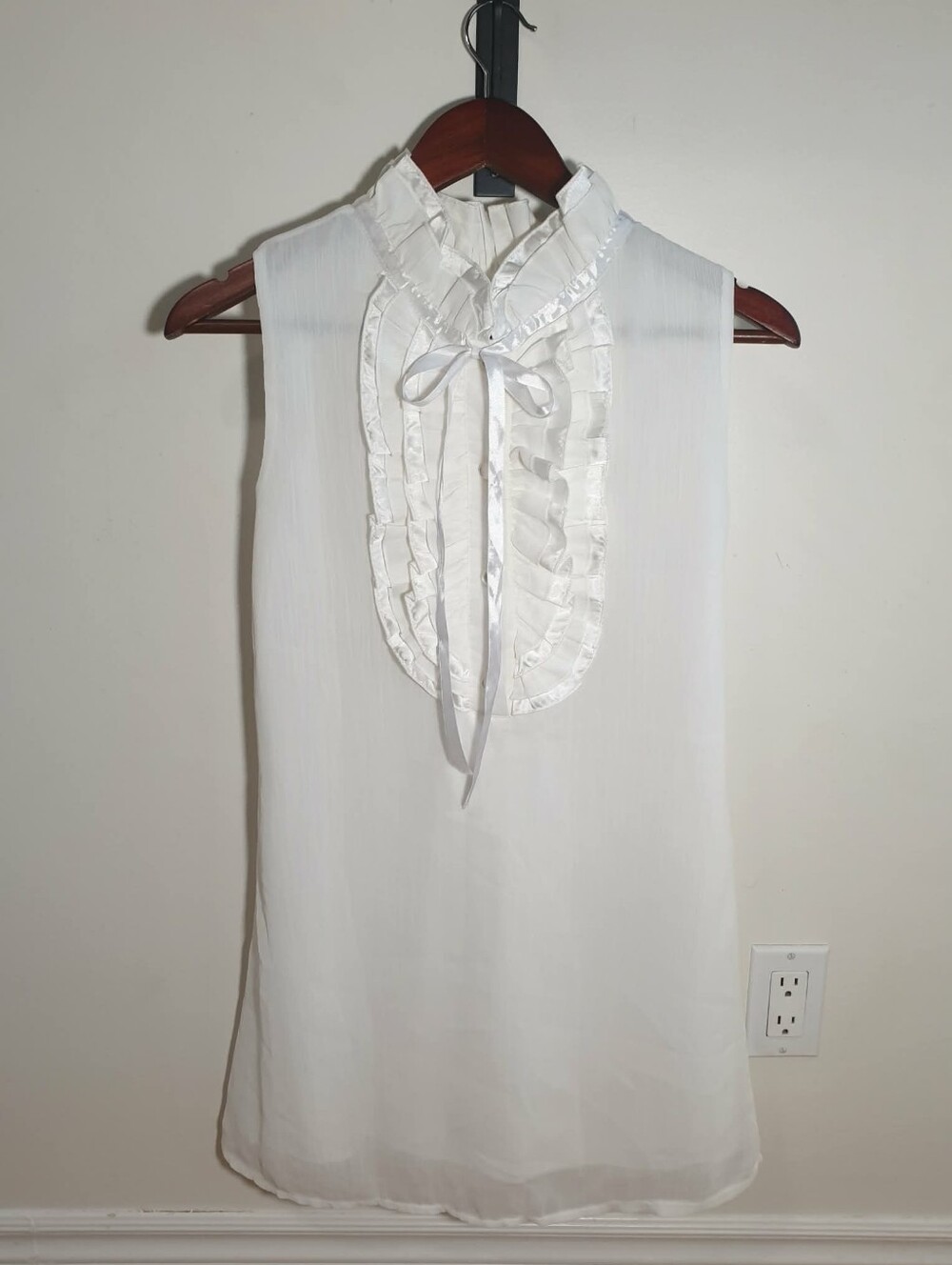 White Sleeveless Ruffle Neck Dress | Size Small